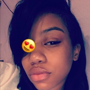 Meet your Posher, Dominique